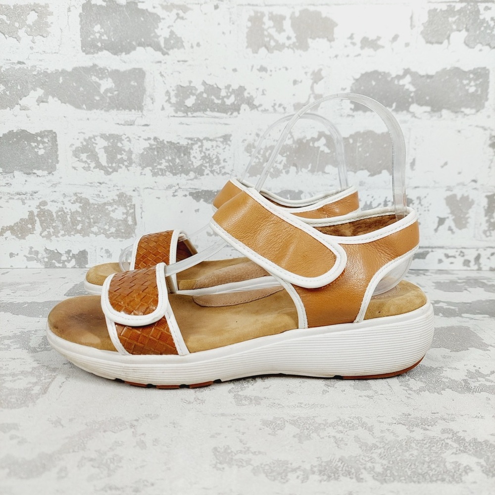 NEW SoftWalk Tan White Summer Comfort Sandals K466